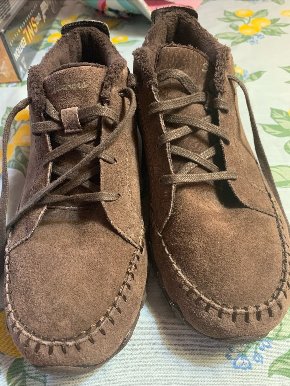 Skechers Brown Suede Moccasin-Style women’s Shoes size 8